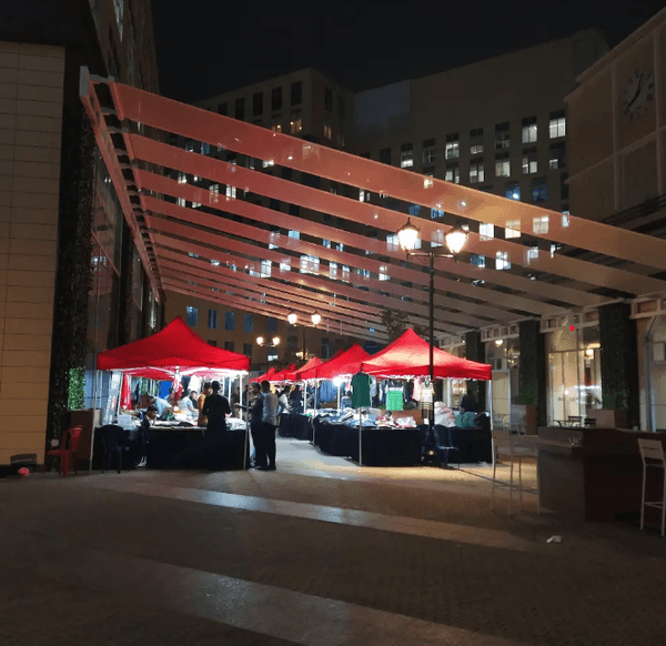 Bringing the marketplace to the workplace! 🏢🛍️ A glowing night pop-up at corporate hubs to make shopping seamless for busy people. #CorporateEvents #OfficePopUp #NightShopping #BlissPopUp