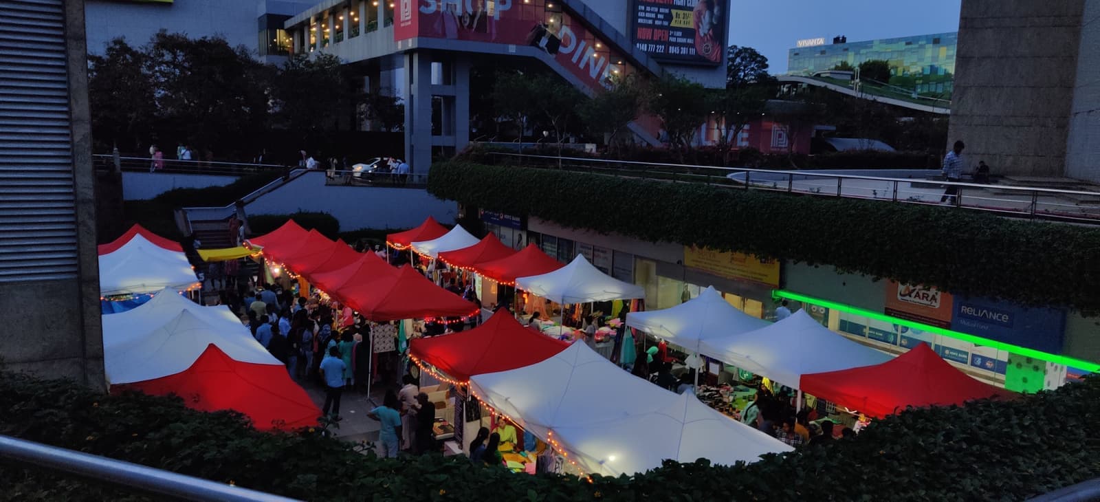 Flea Markets & Pop-Ups